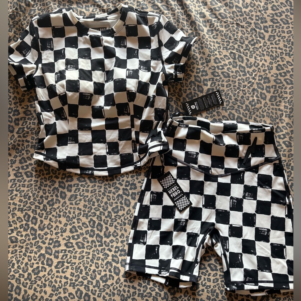 WOMEN'S CROPPED ACTIVE SET IN VINTAGE VENICE